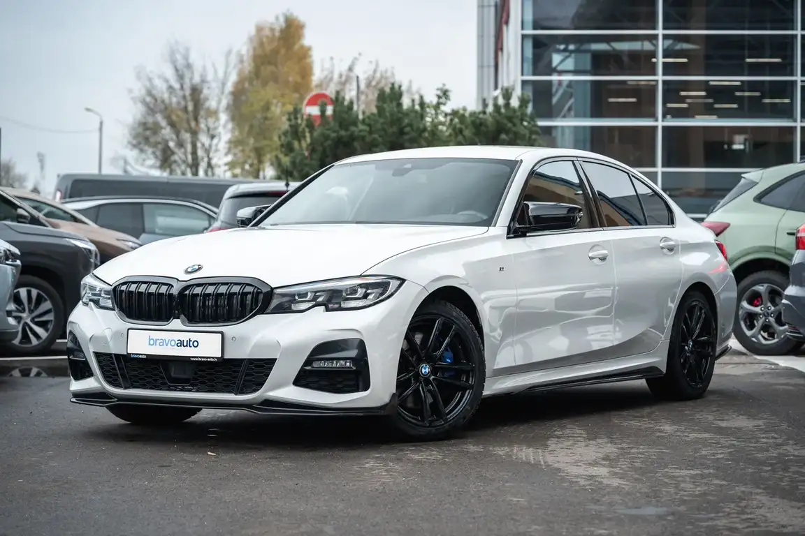BMW 3 SERIES