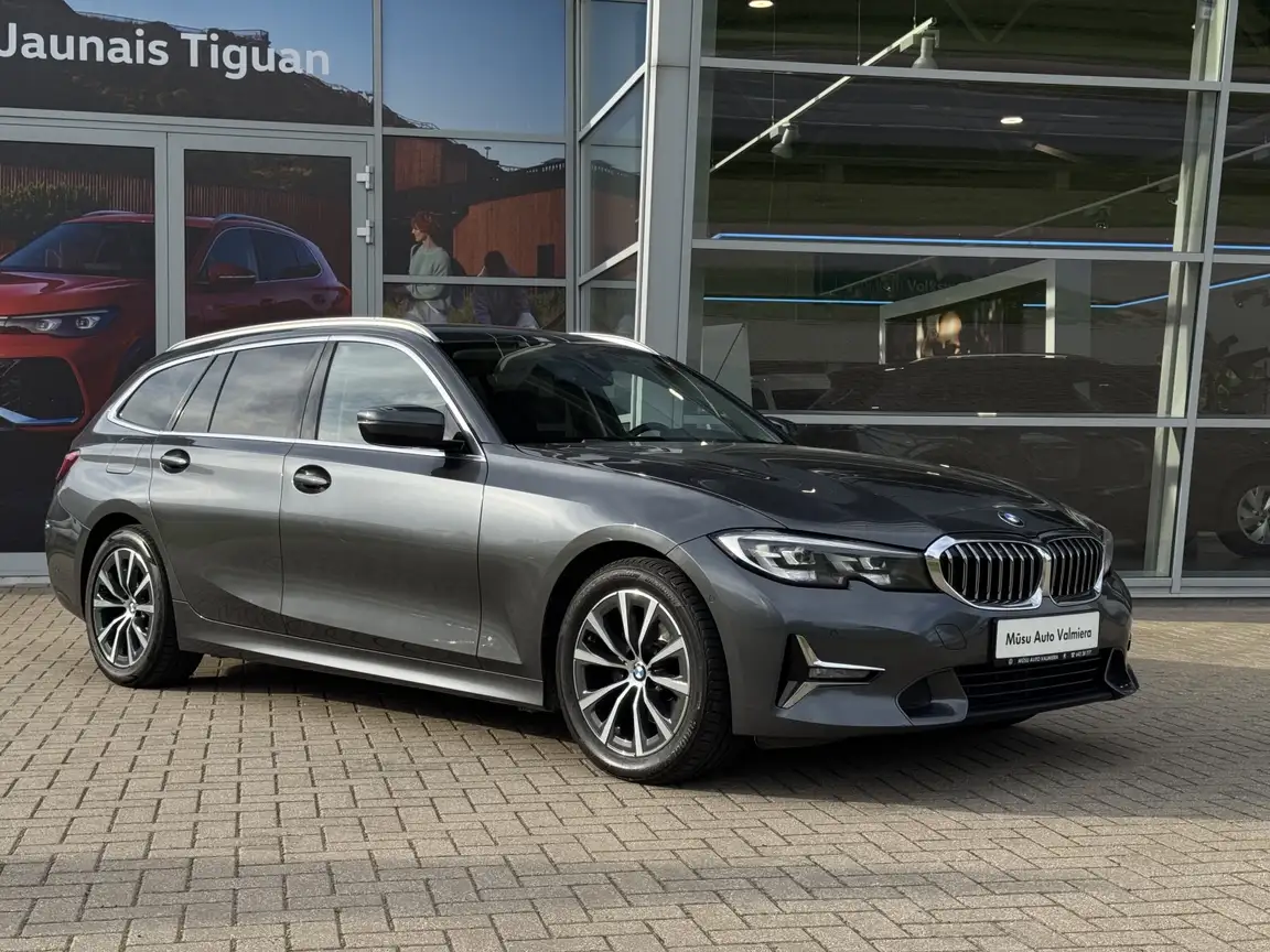 BMW 3 SERIES