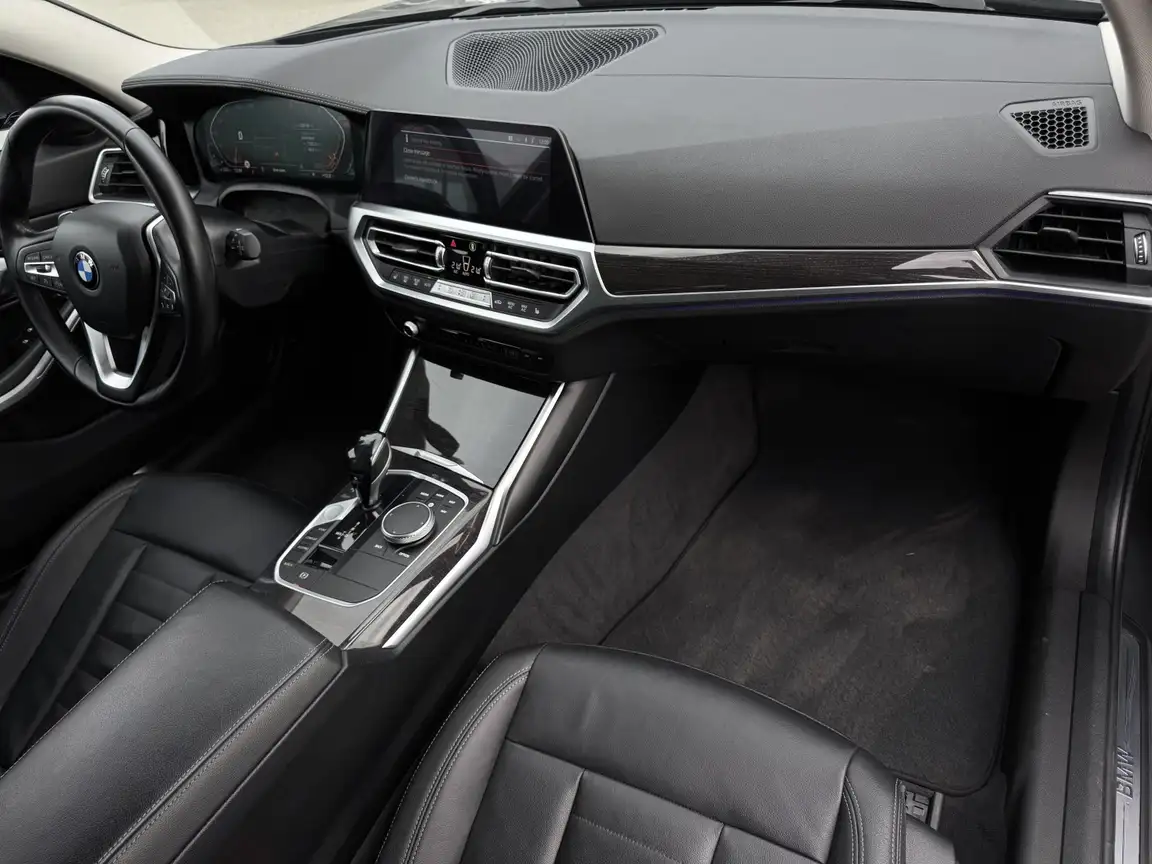 BMW 3 SERIES