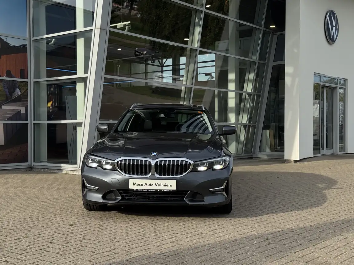 BMW 3 SERIES