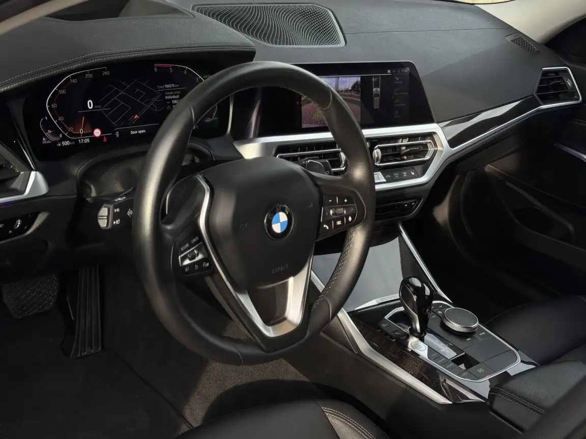 BMW 3 SERIES