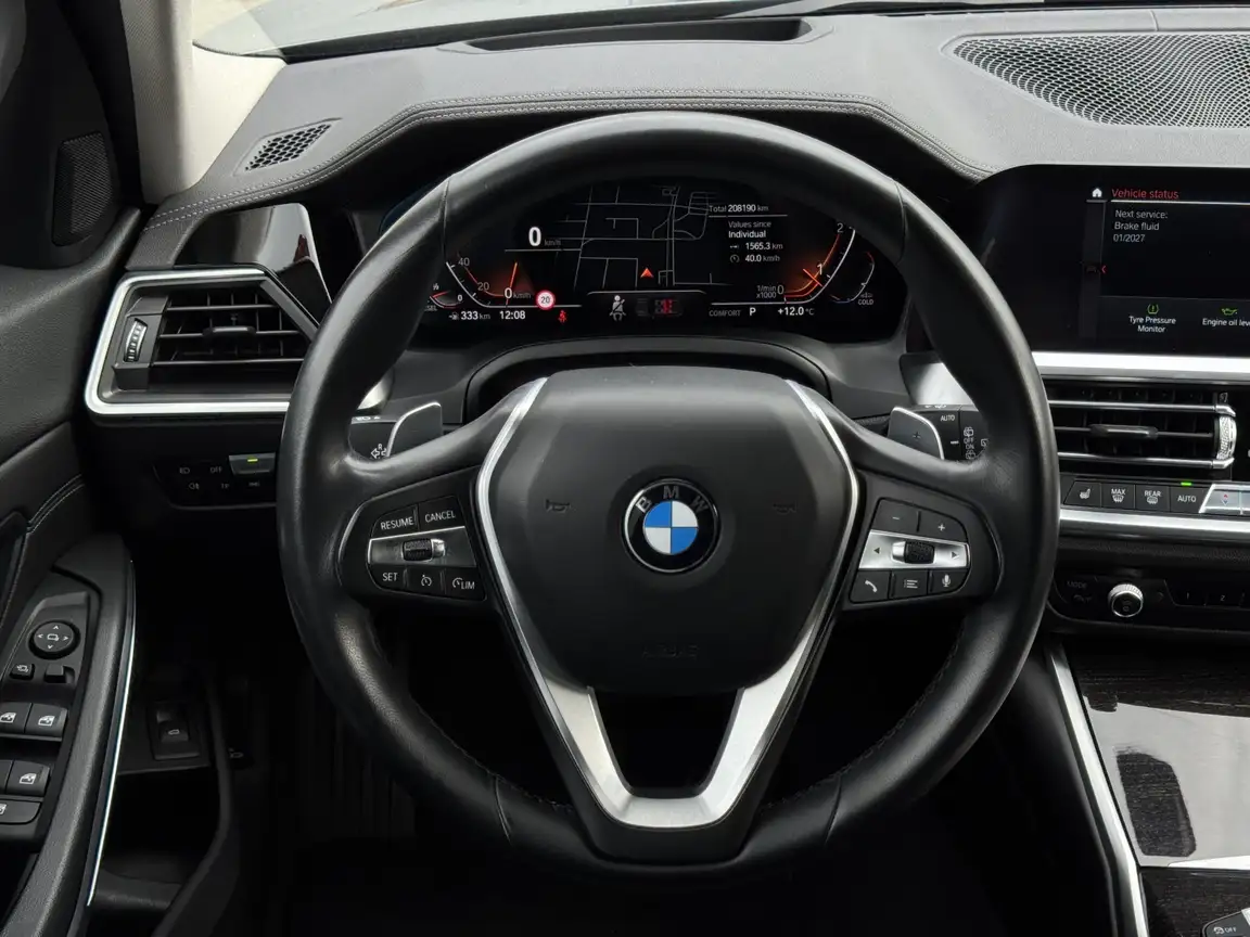 BMW 3 SERIES