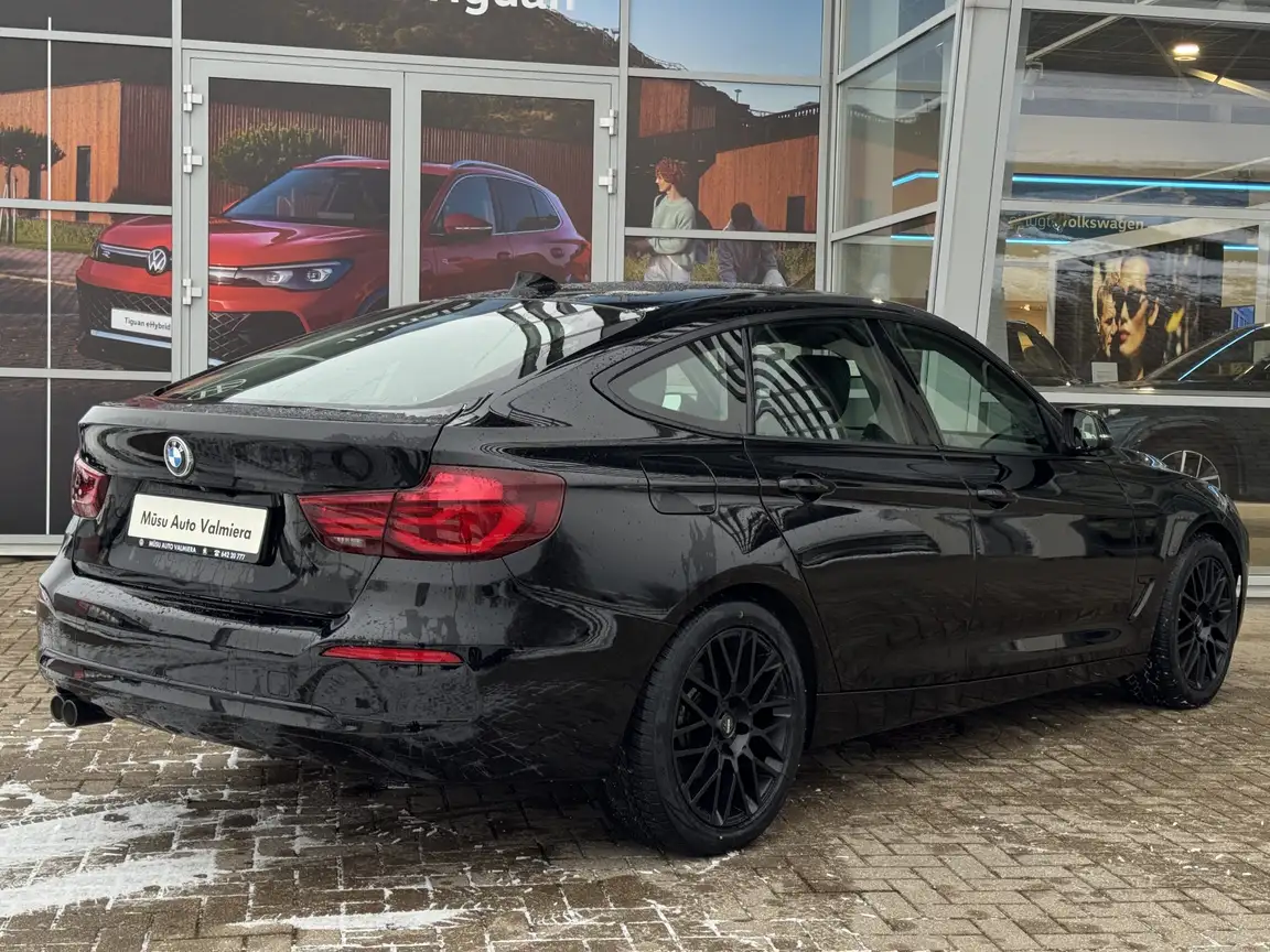BMW 3 SERIES