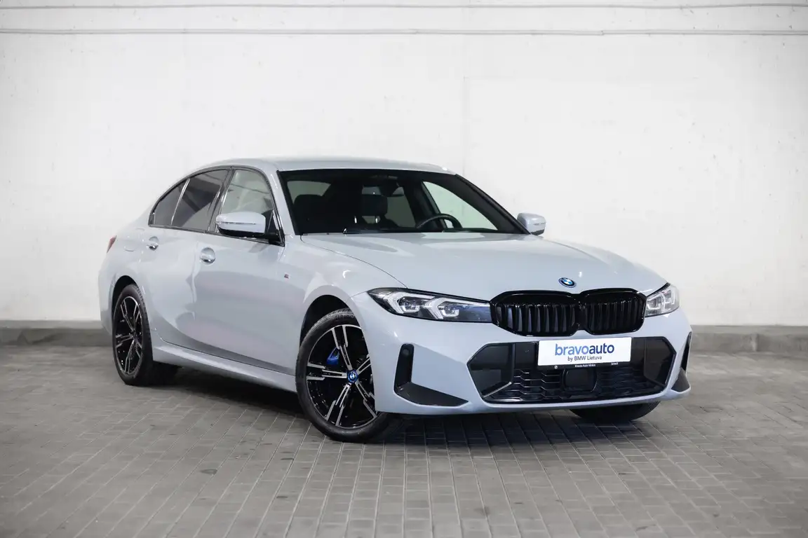 BMW 3 SERIES