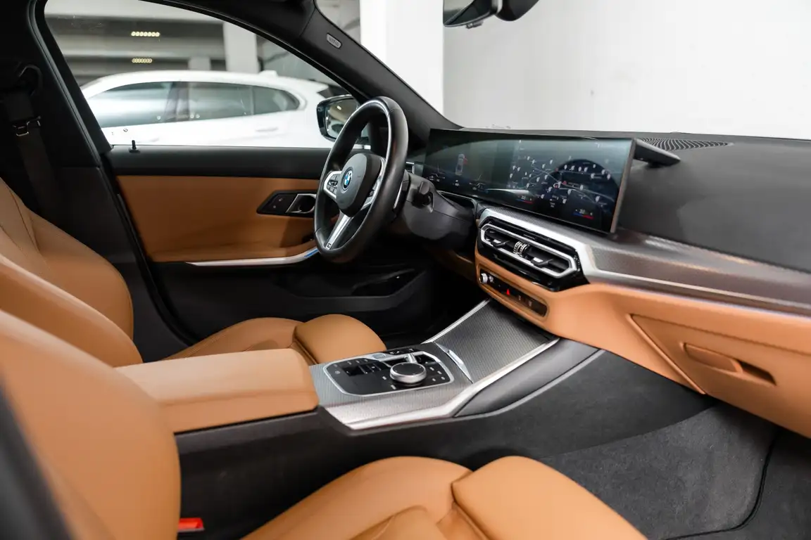 BMW 3 SERIES