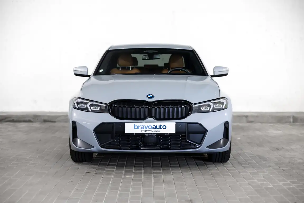 BMW 3 SERIES