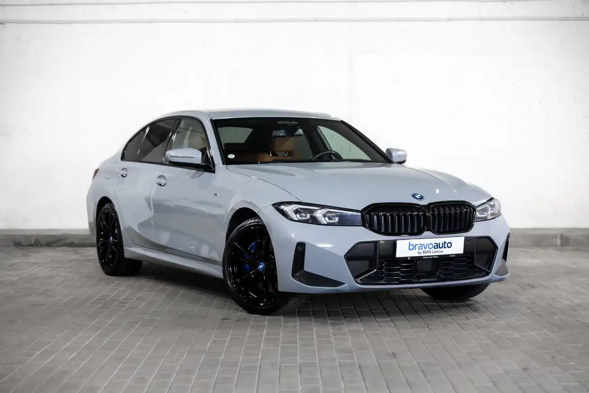 BMW 3 SERIES