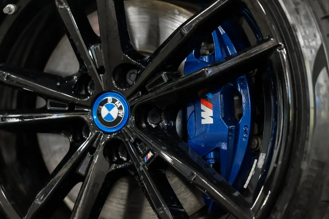 BMW 3 SERIES