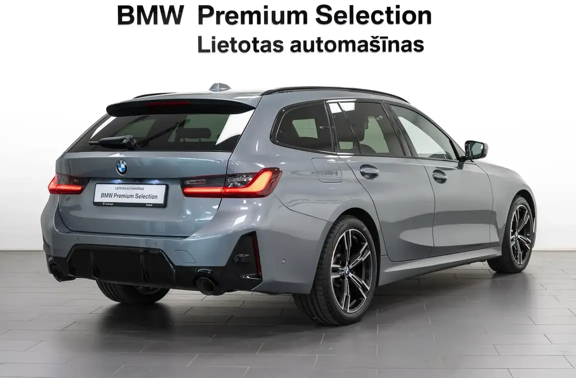 BMW 3 SERIES