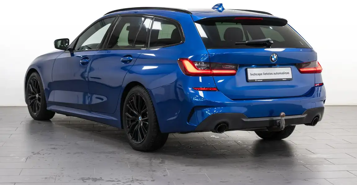 BMW 3 SERIES