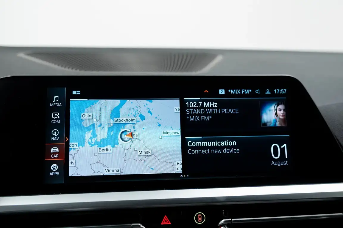 BMW 3 SERIES