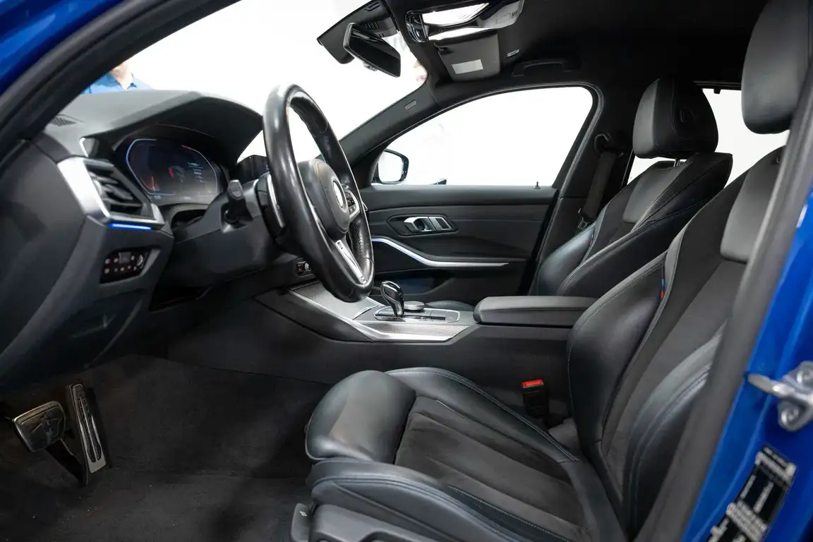 BMW 3 SERIES