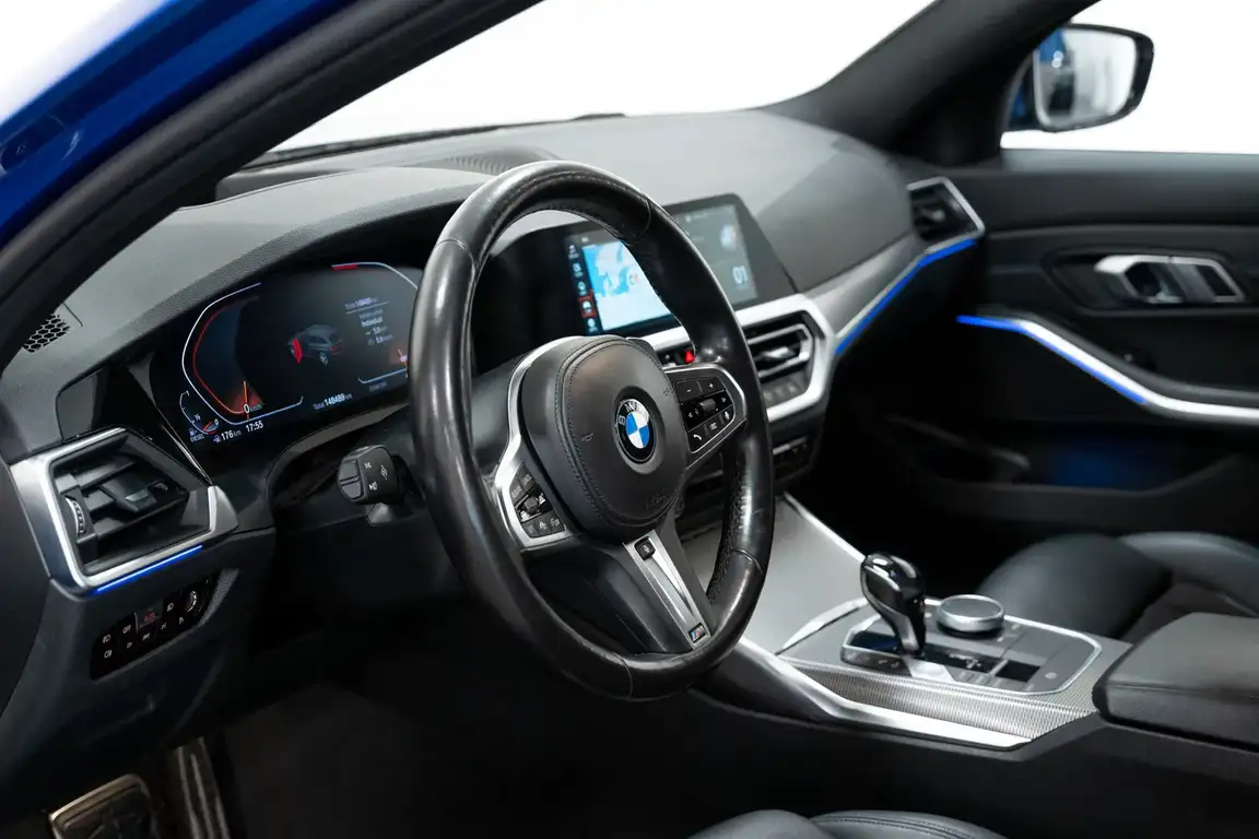 BMW 3 SERIES