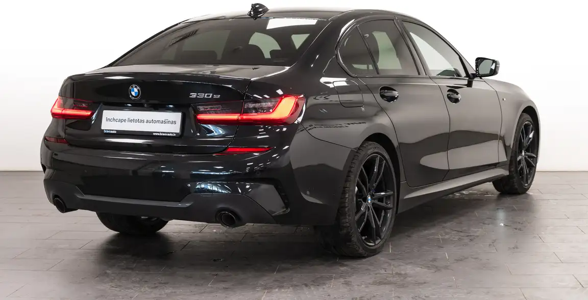 BMW 3 SERIES