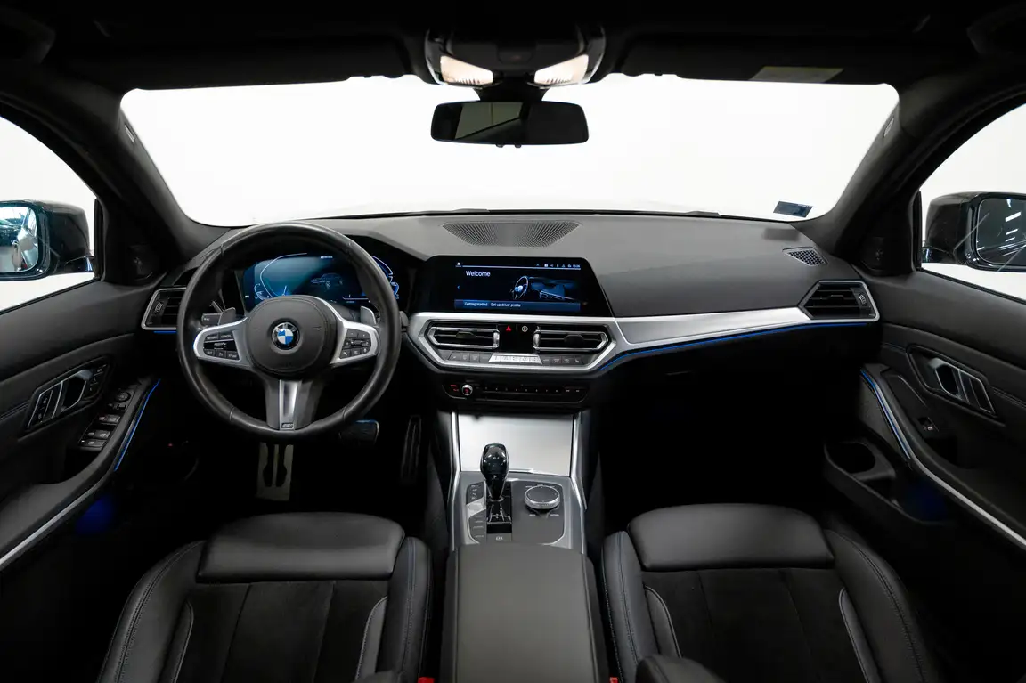 BMW 3 SERIES
