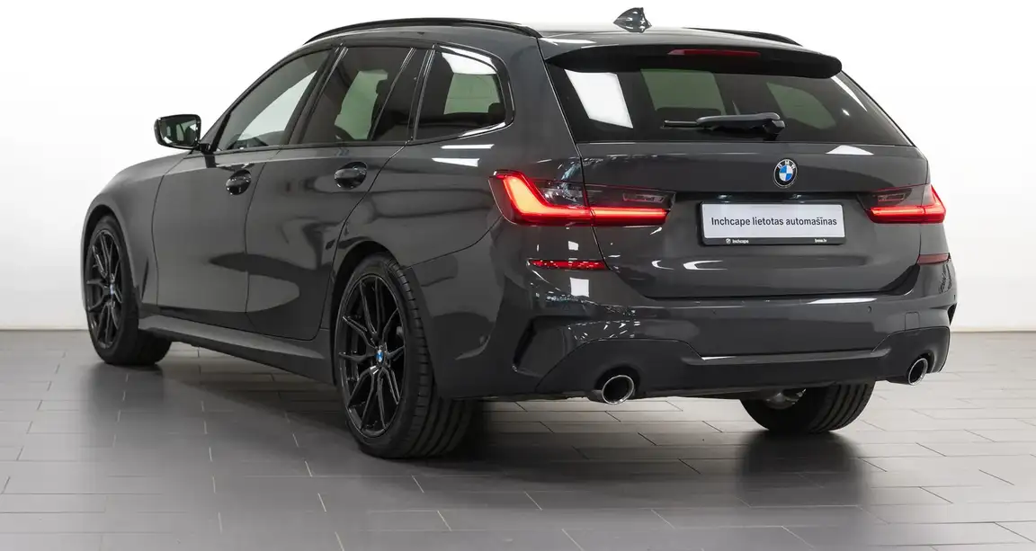 BMW 3 SERIES