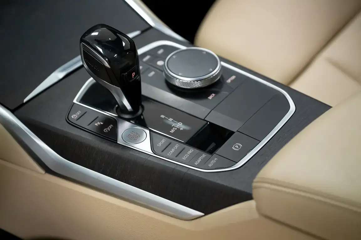 BMW 3 SERIES