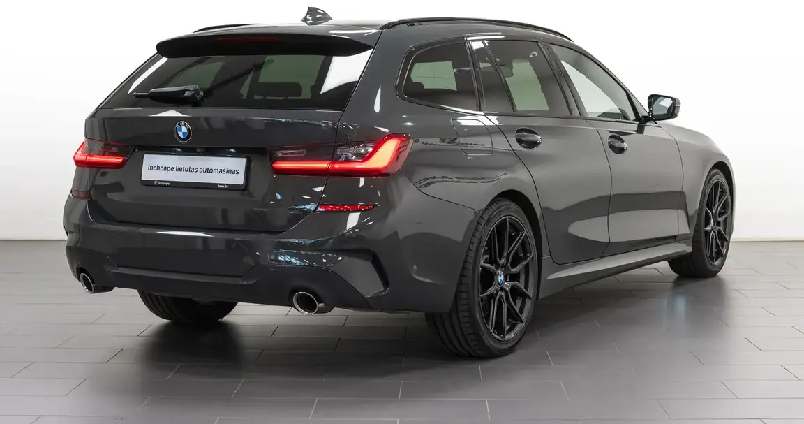 BMW 3 SERIES