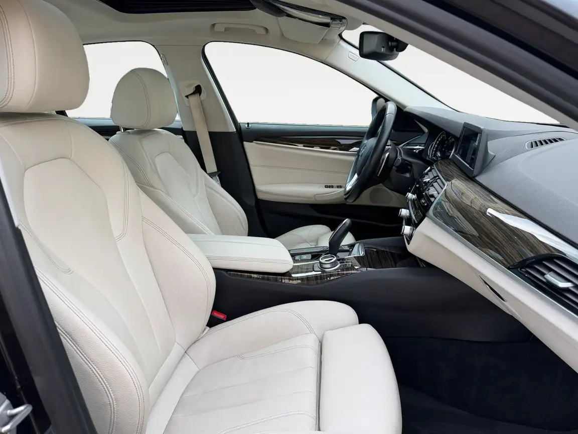 BMW 5 SERIES