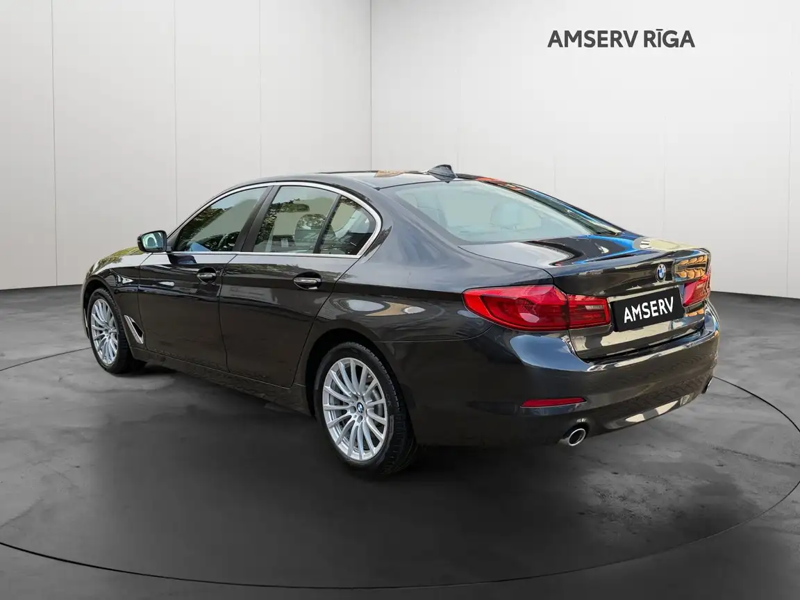 BMW 5 SERIES