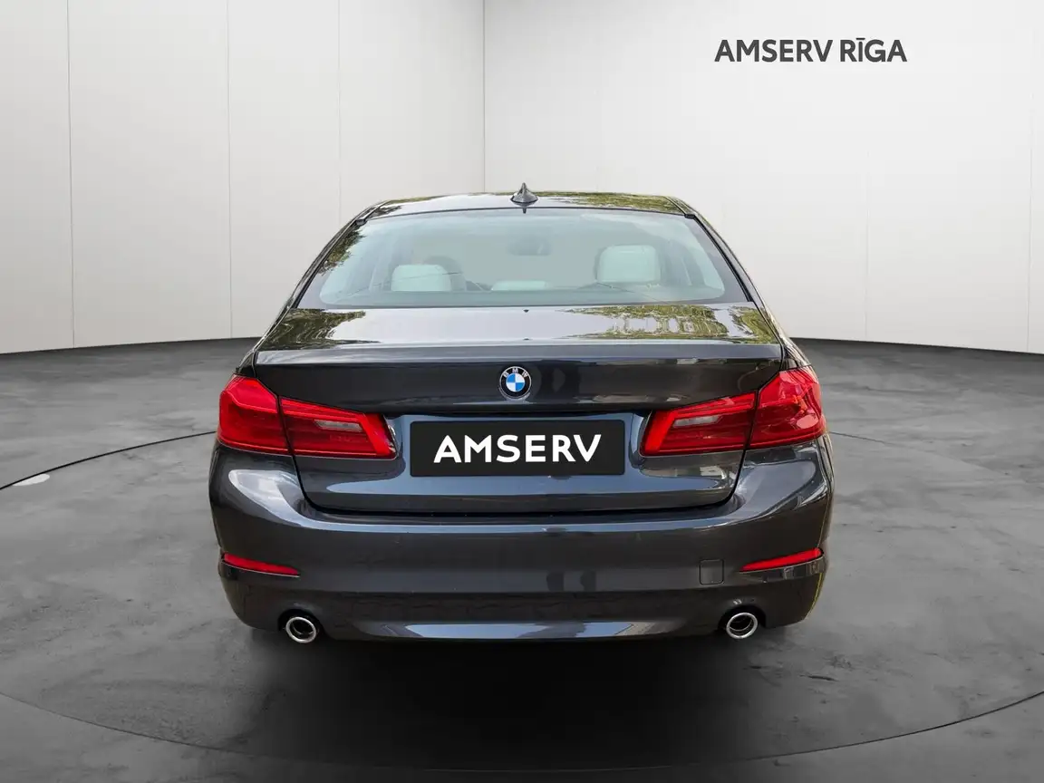 BMW 5 SERIES