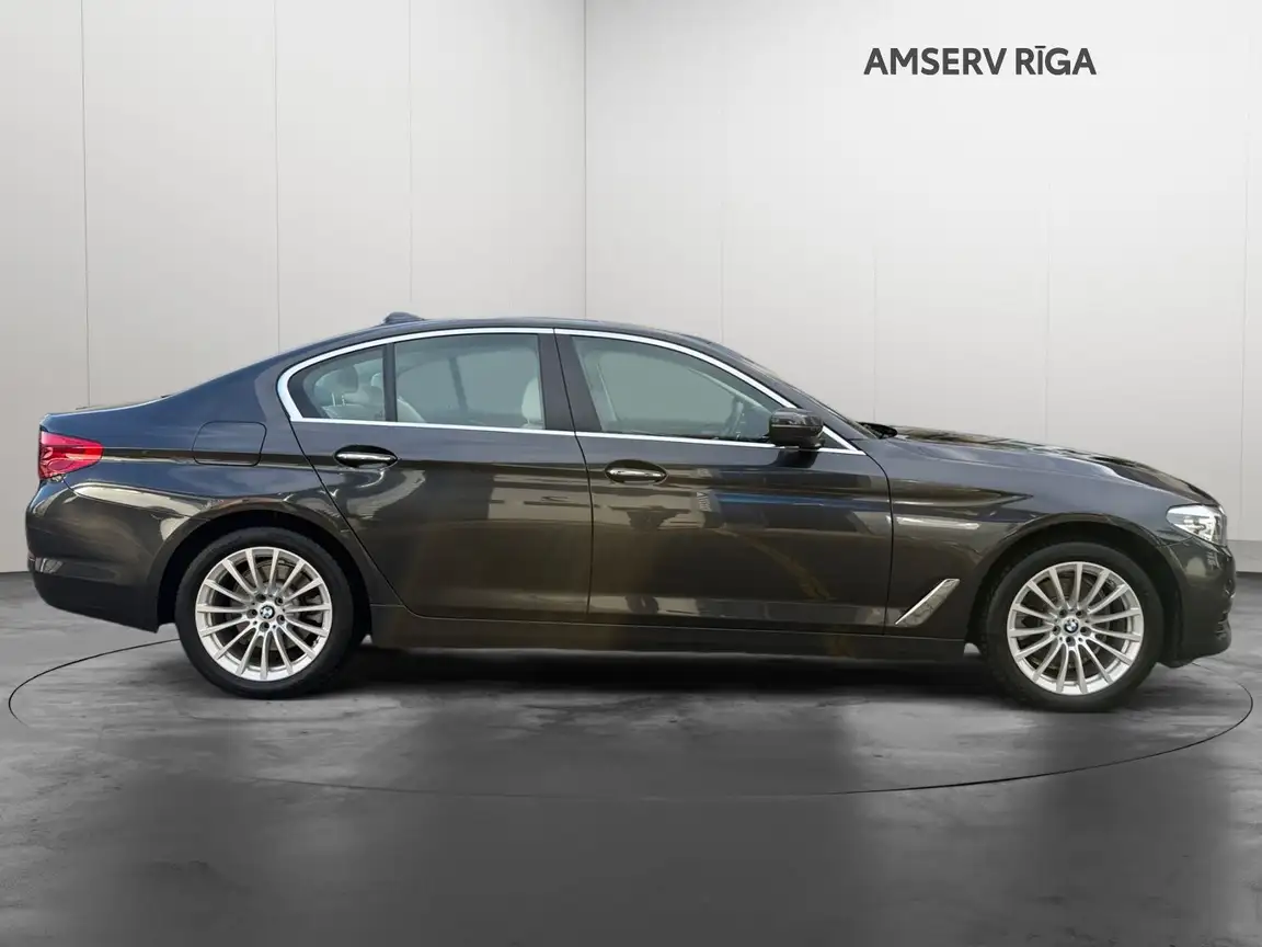 BMW 5 SERIES