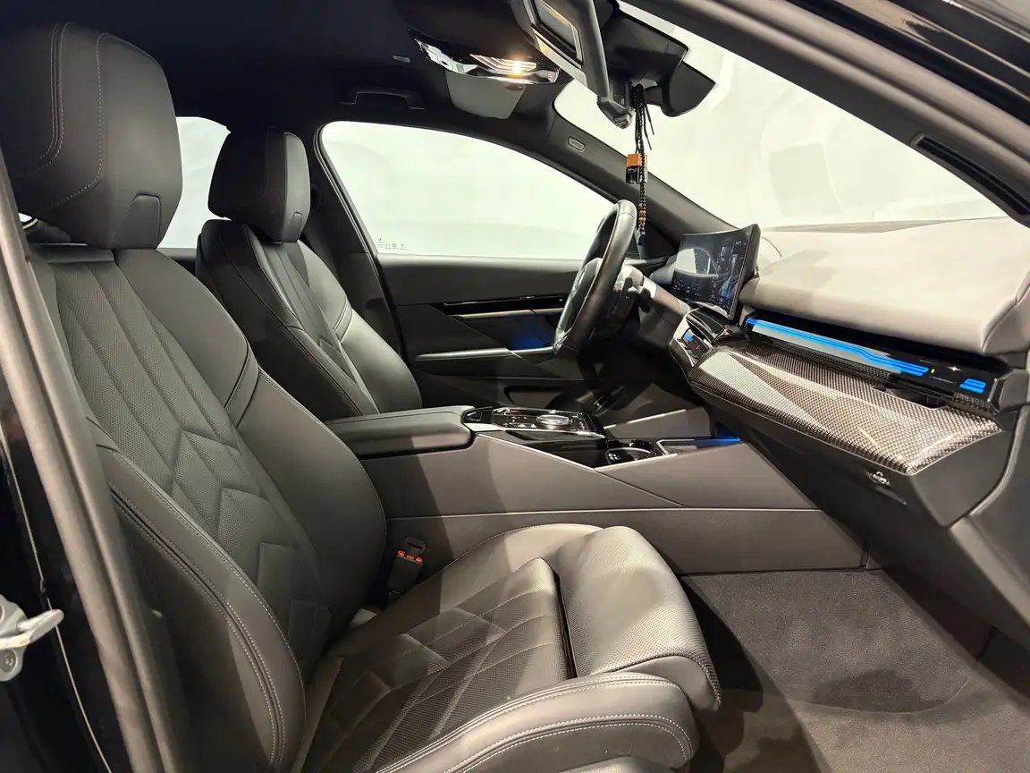 BMW 5 SERIES