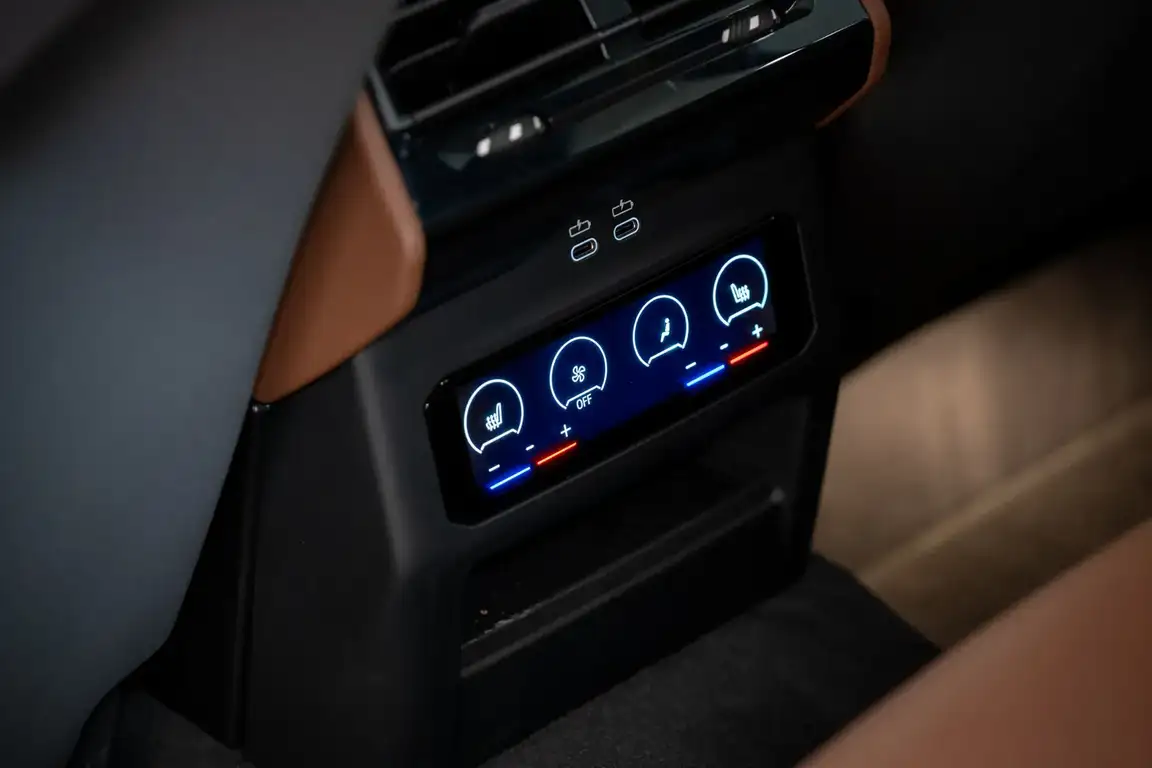 BMW I5