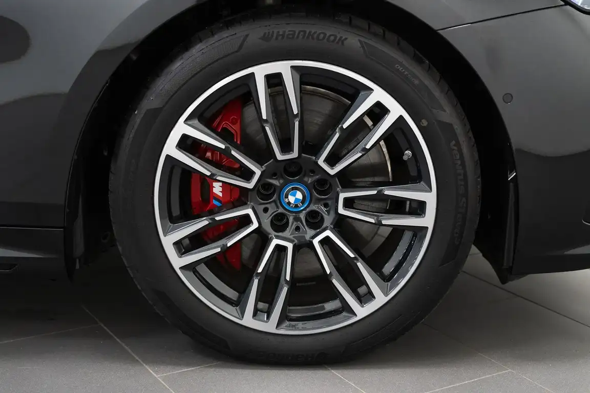 BMW I5
