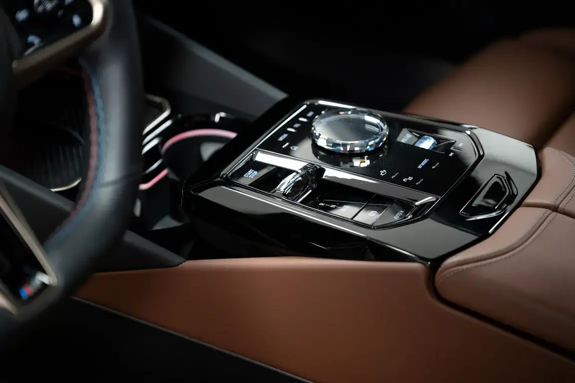 BMW I5