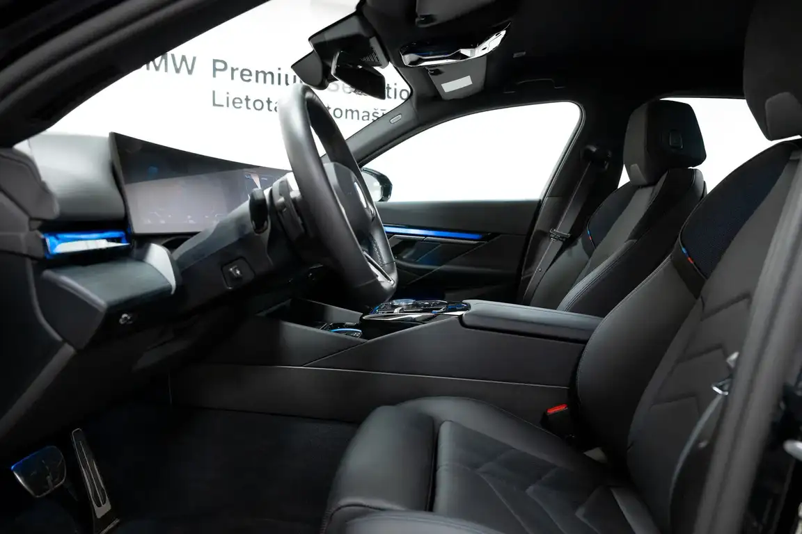 BMW I5