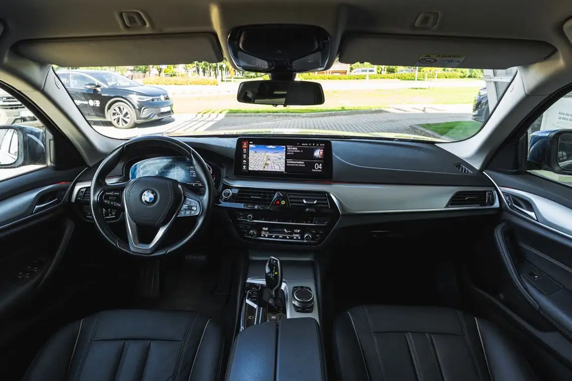 BMW 5 SERIES