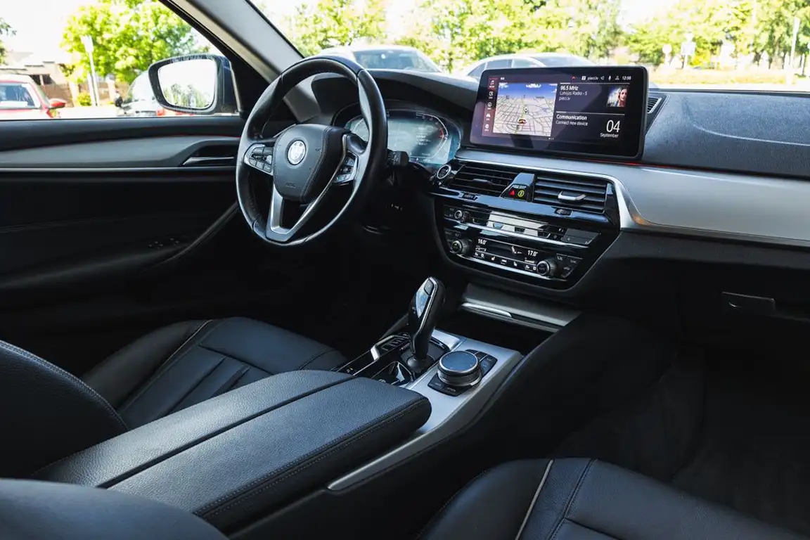 BMW 5 SERIES