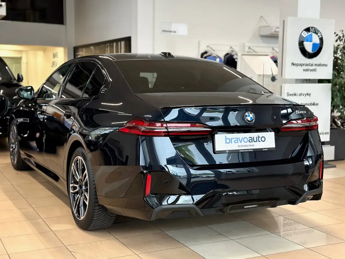 BMW 5 SERIES