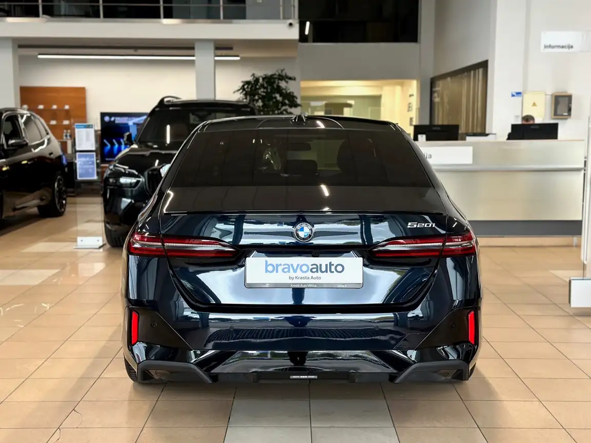 BMW 5 SERIES