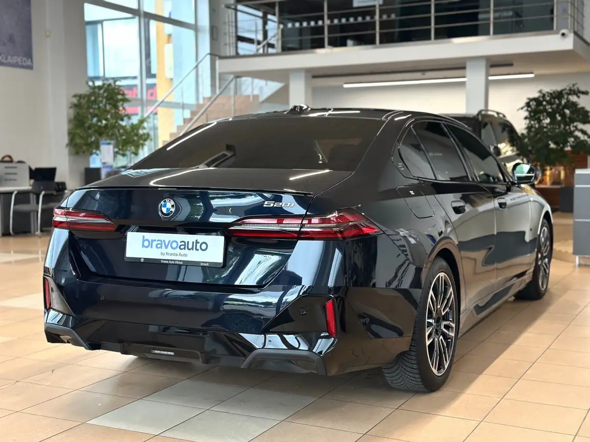 BMW 5 SERIES