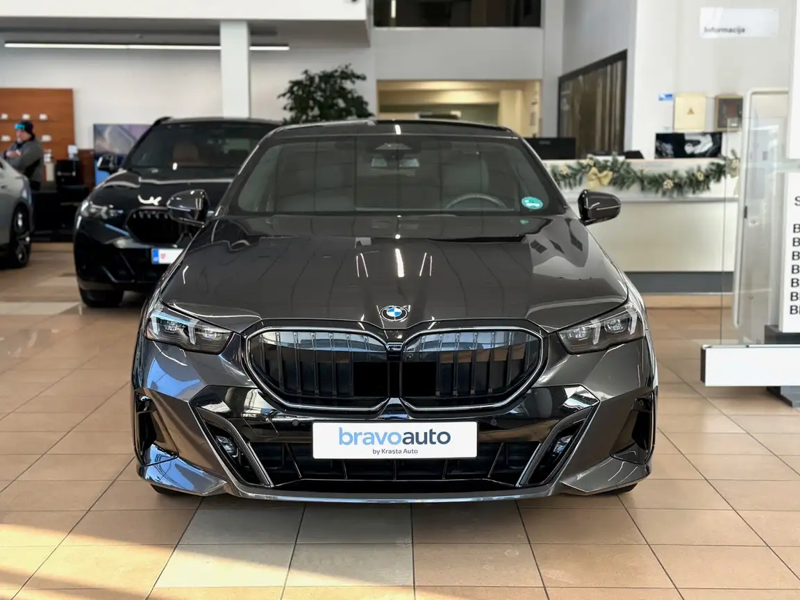 BMW 5 SERIES