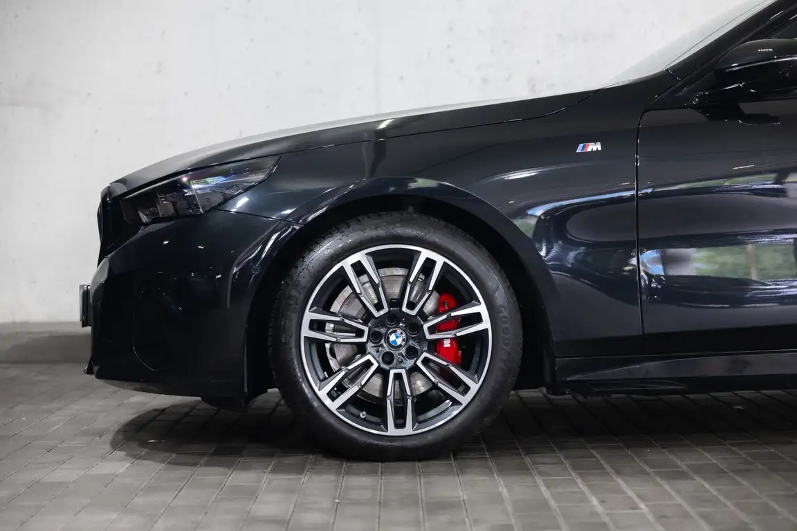 BMW 5 SERIES