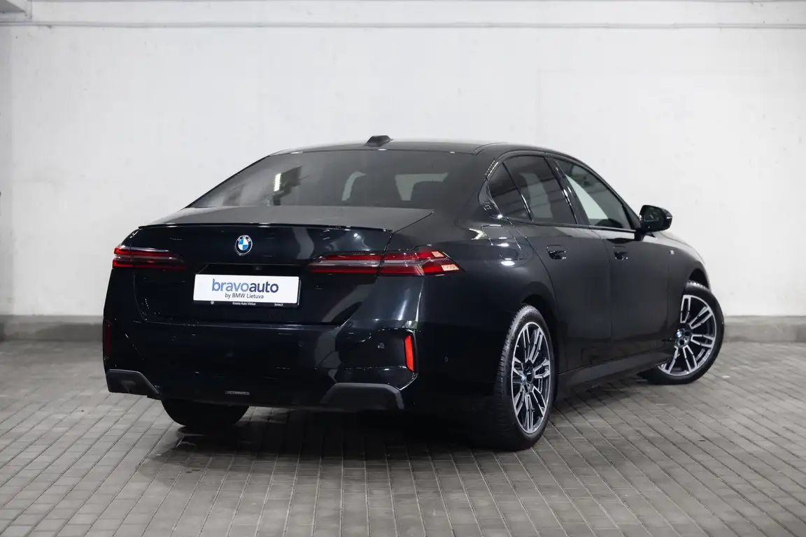 BMW 5 SERIES