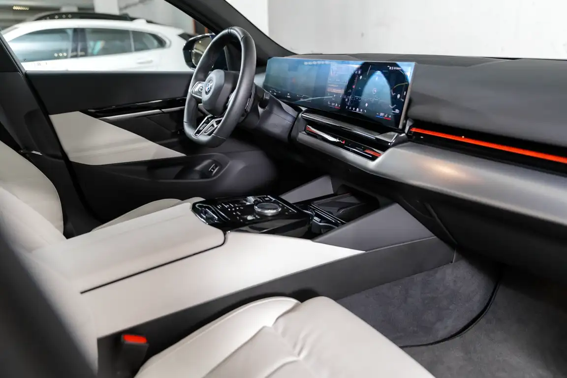 BMW 5 SERIES
