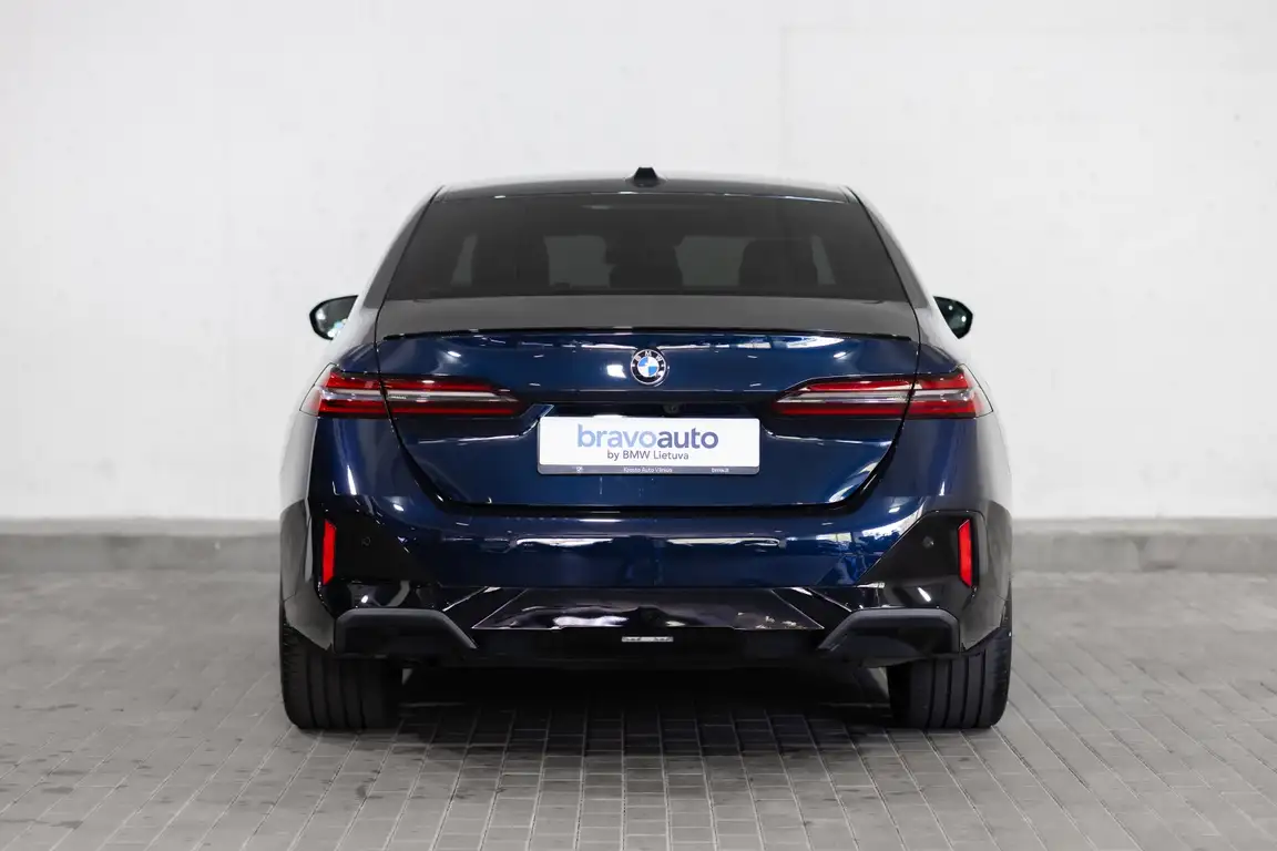 BMW 5 SERIES