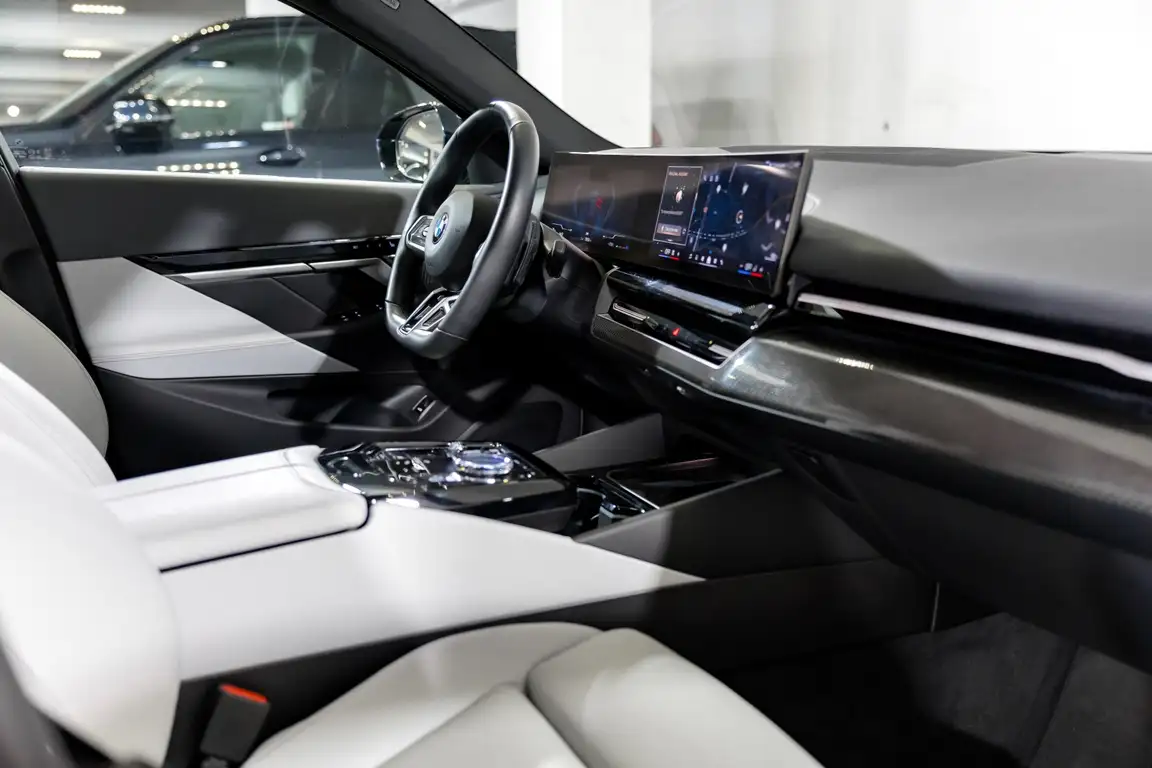 BMW 5 SERIES