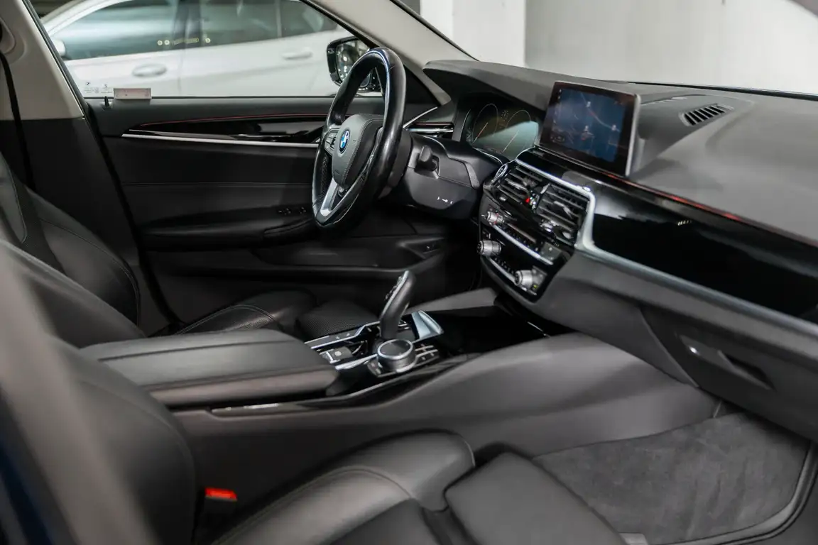 BMW 5 SERIES