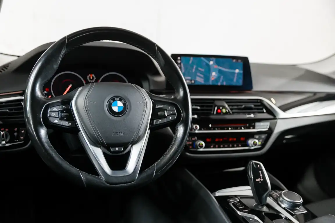 BMW 5 SERIES