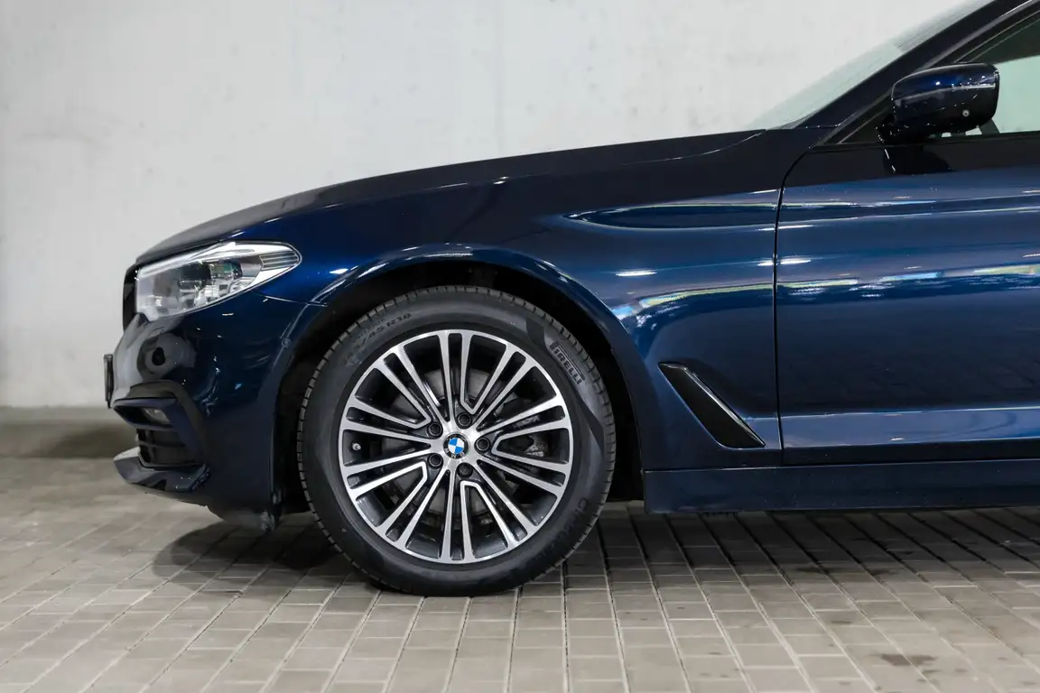 BMW 5 SERIES