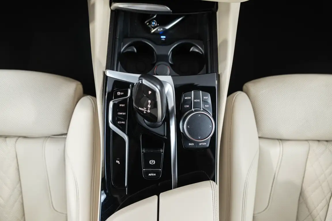 BMW 5 SERIES