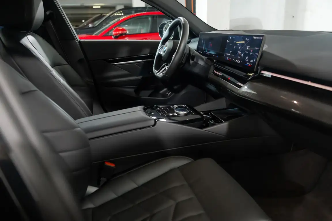 BMW 5 SERIES