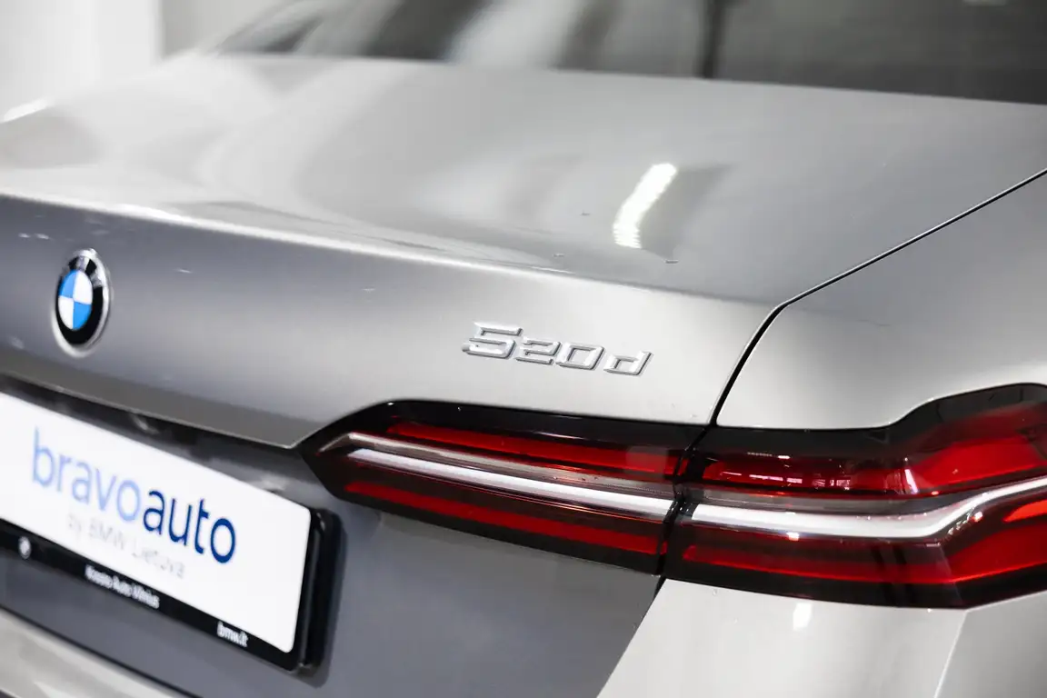 BMW 5 SERIES