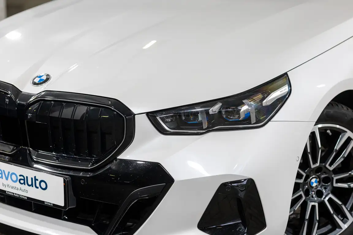BMW 5 SERIES
