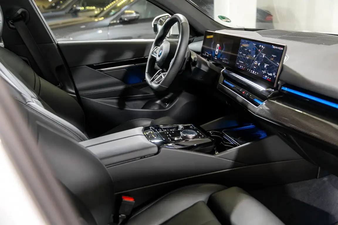 BMW 5 SERIES
